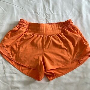 Lululemon women’s Hotty hot shorts low rise 2.5”, size 4.